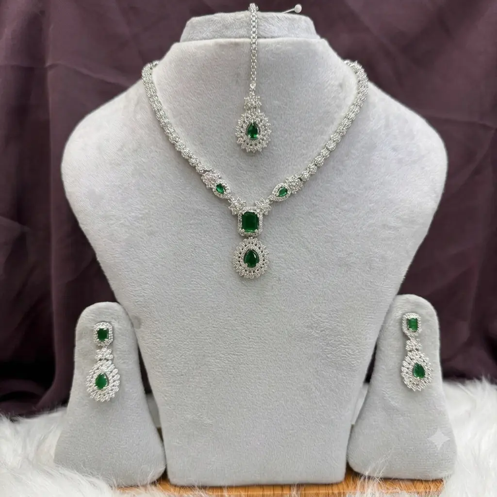 Exclusive diamond cut set
